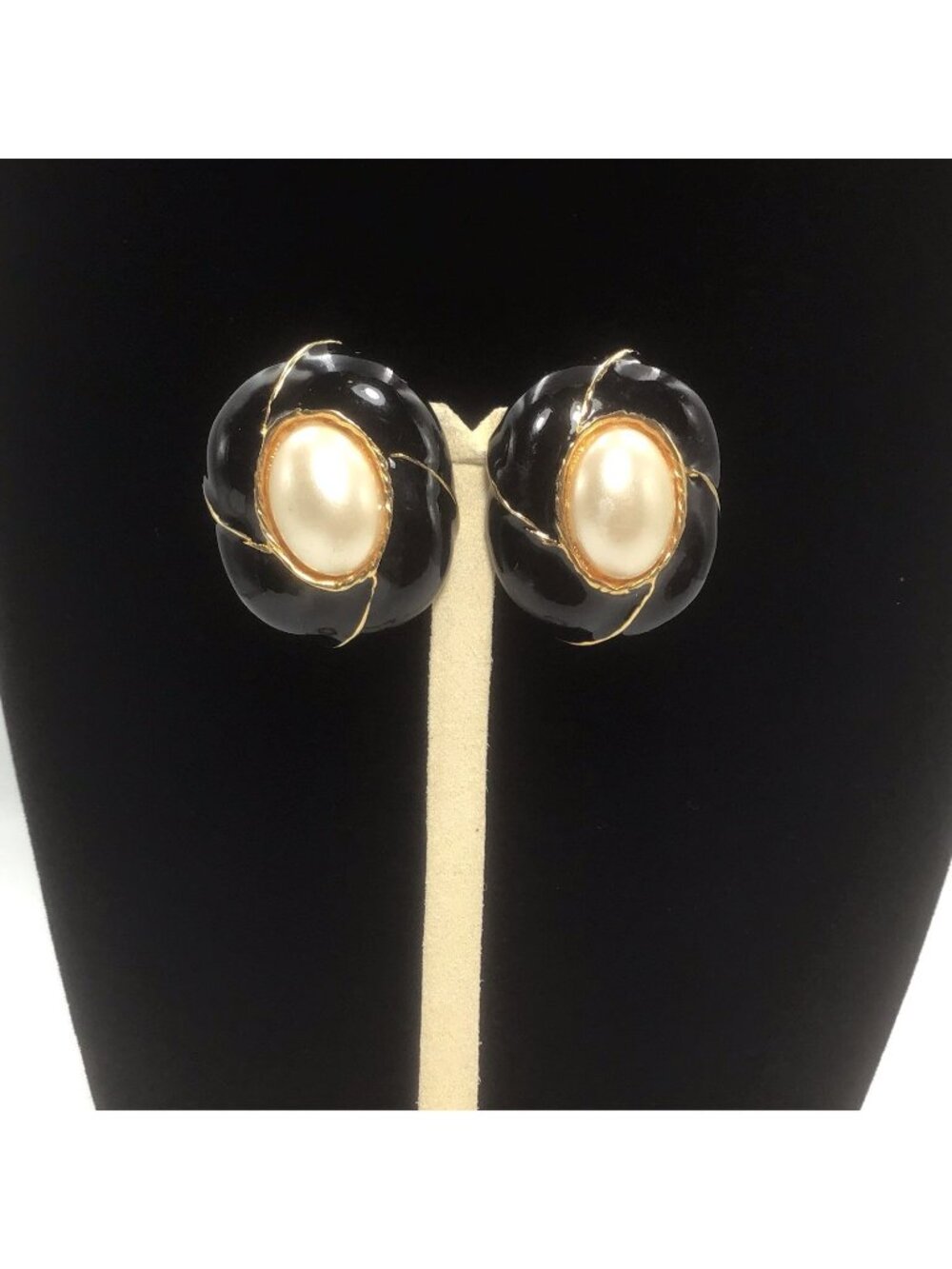 Kenneth Lane Earrings Clip-on Black Enamel And Faux Pearl 1 3/8”